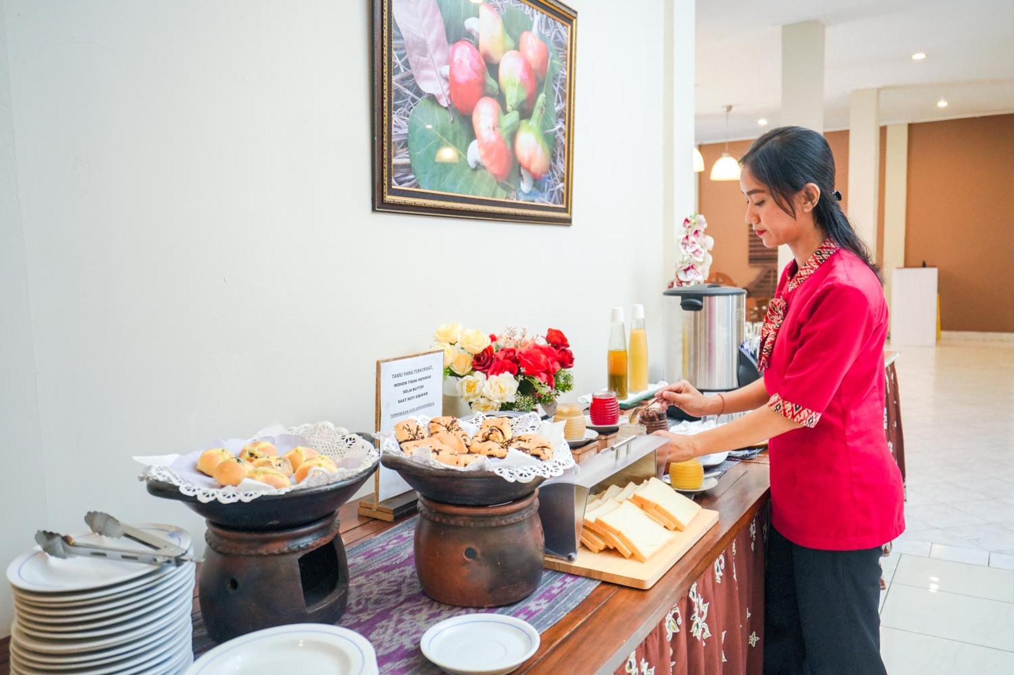 사마와 트렌싯 호텔 Sumbawa Besar 외부 사진